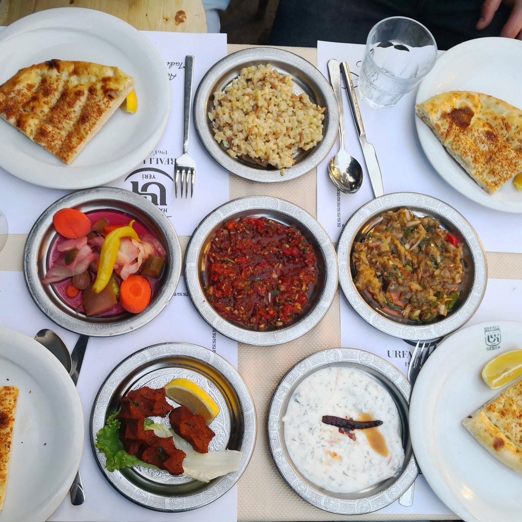 18 cm - Otantik Desenli Krom Çelik Meze ve Servis Tabağı - Binbir Trend