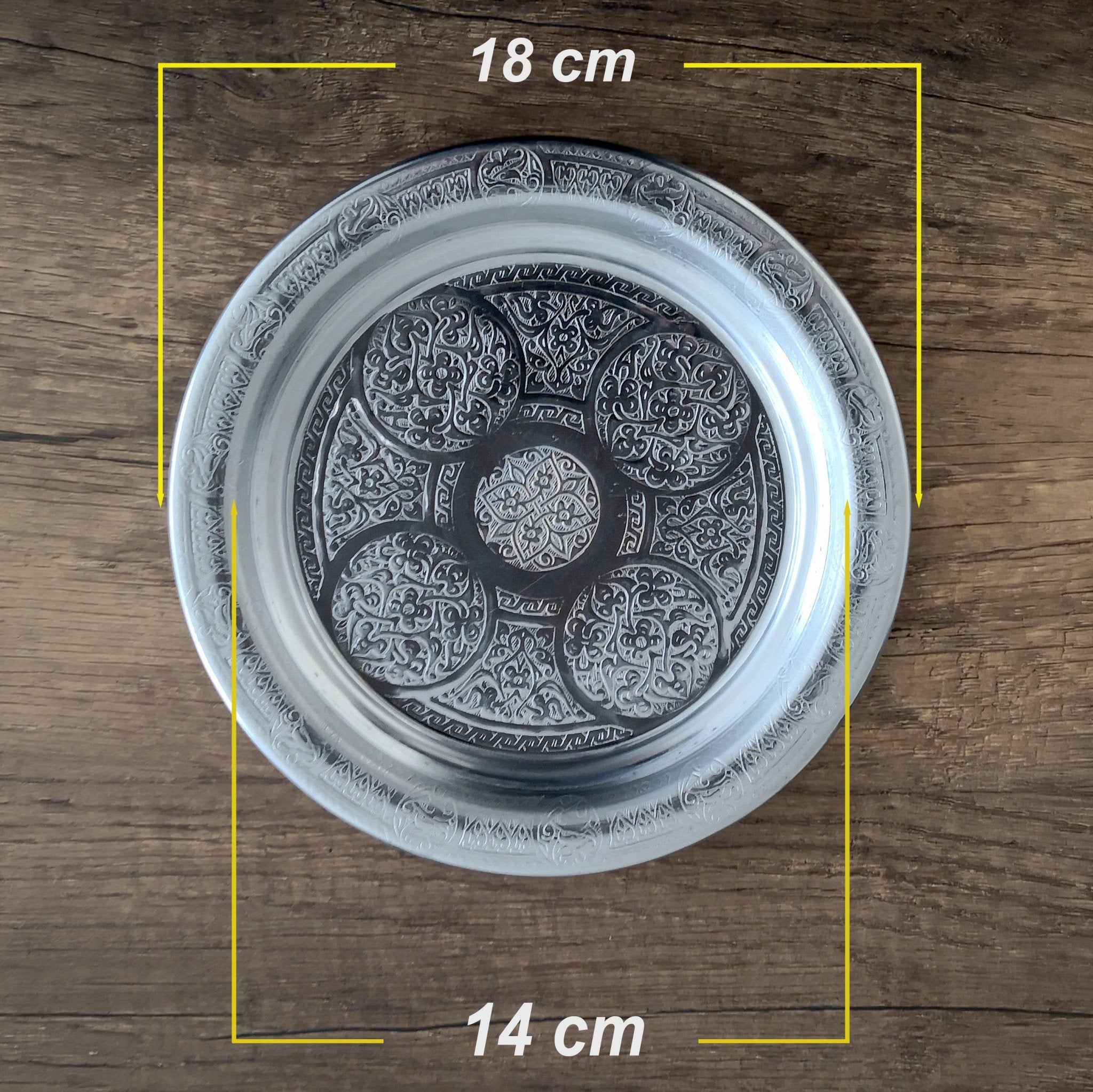 18 cm - Otantik Desenli Krom Çelik Meze ve Servis Tabağı - Binbir Trend